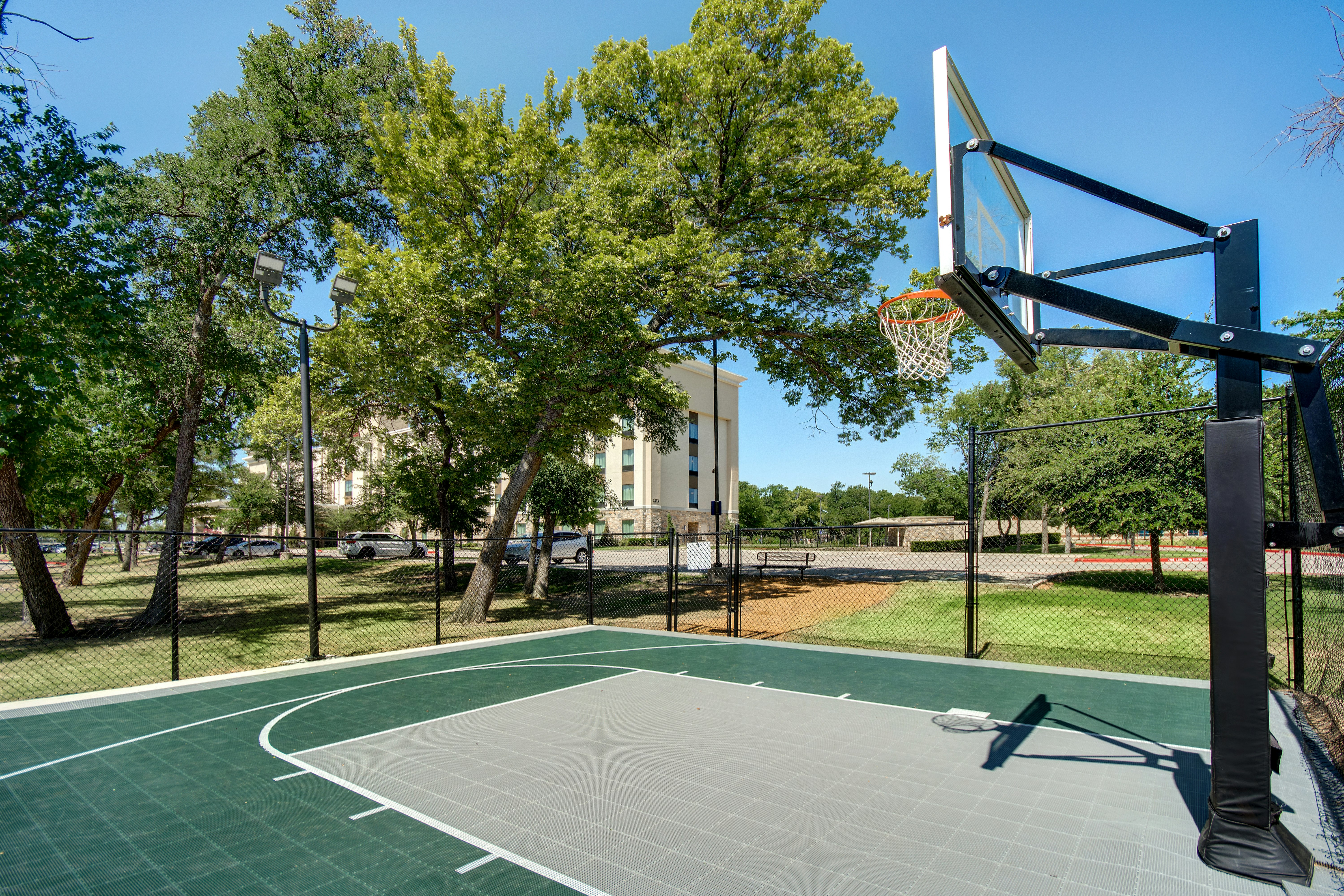 Hampton Inn Suites Dallas Plano East Tx 37/76