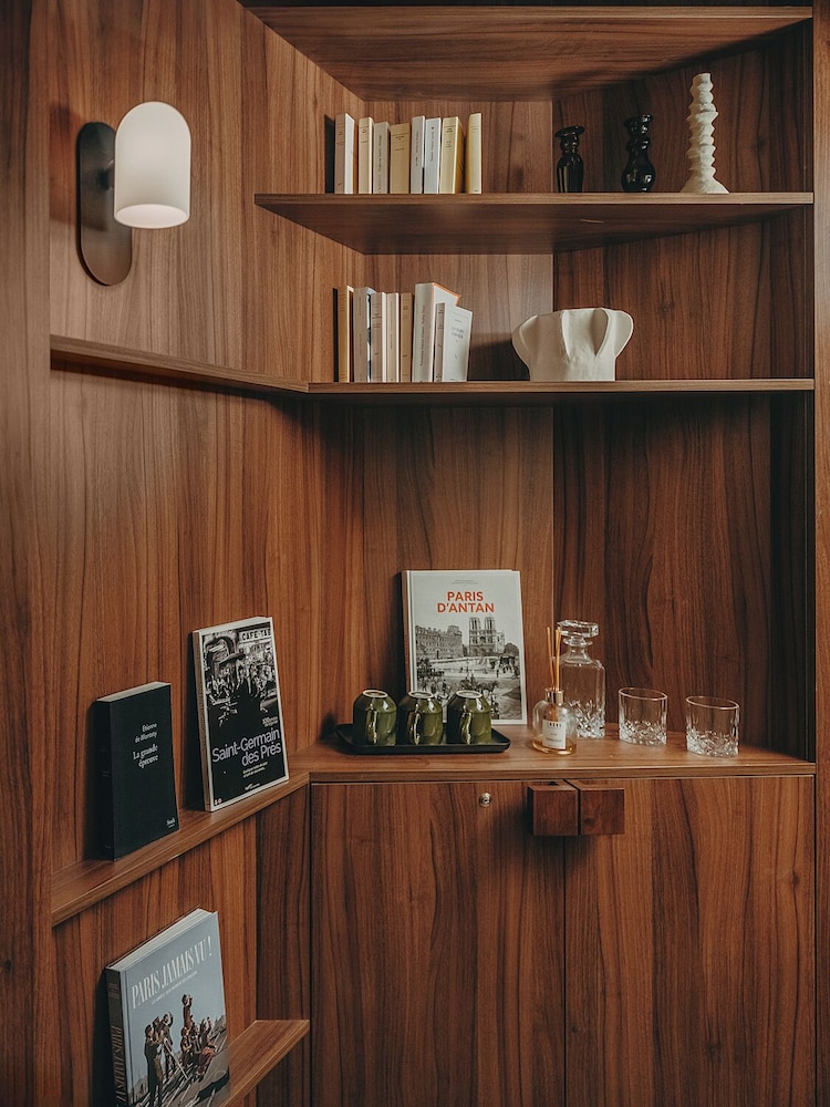 Hotel du Savoir 4/63
