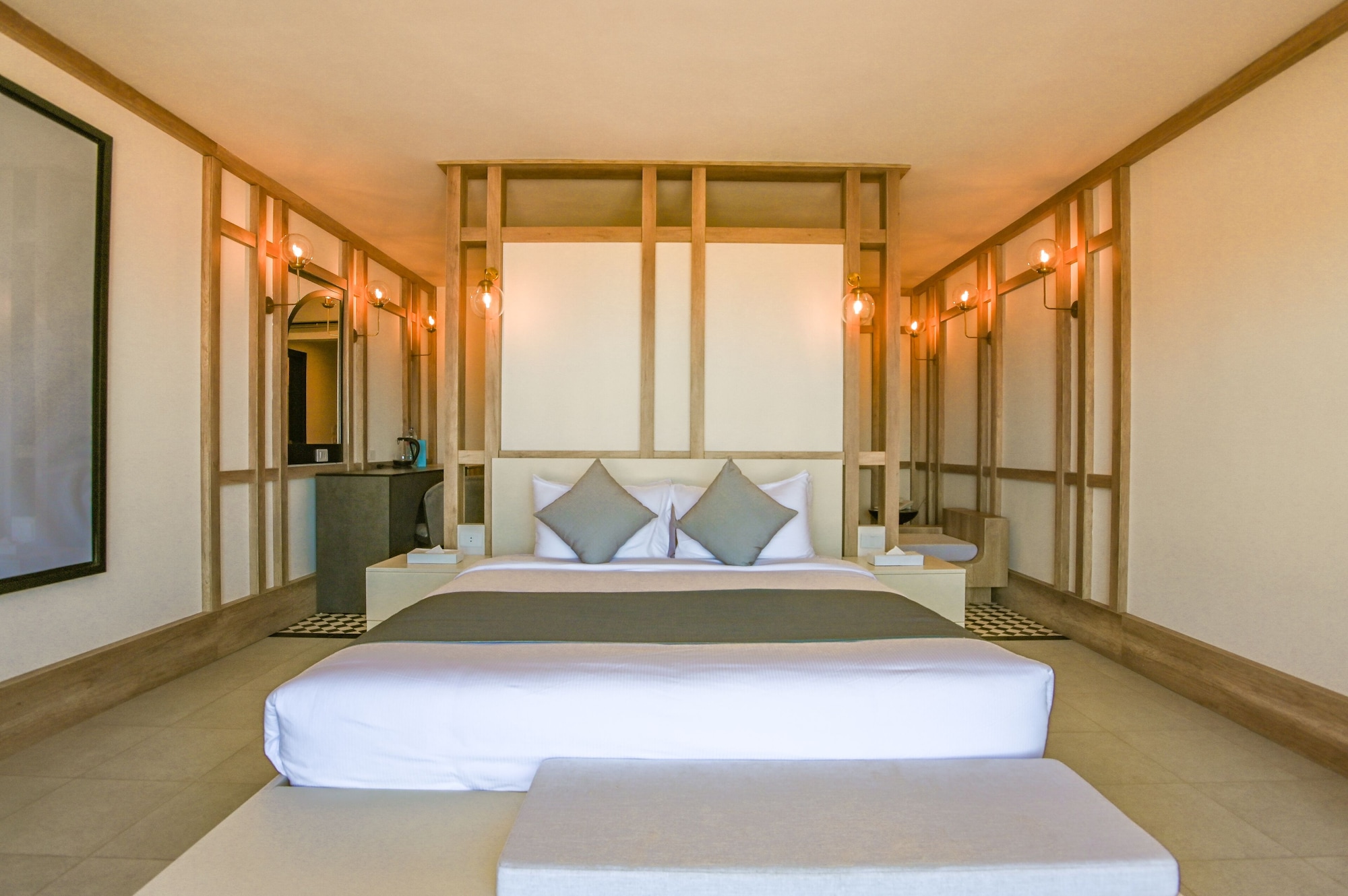 Senior, King Bed, Sea View