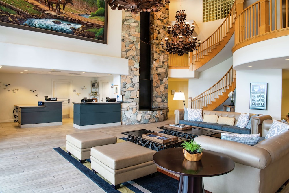 Hilton Santa Cruz/Scotts Valley 48/75