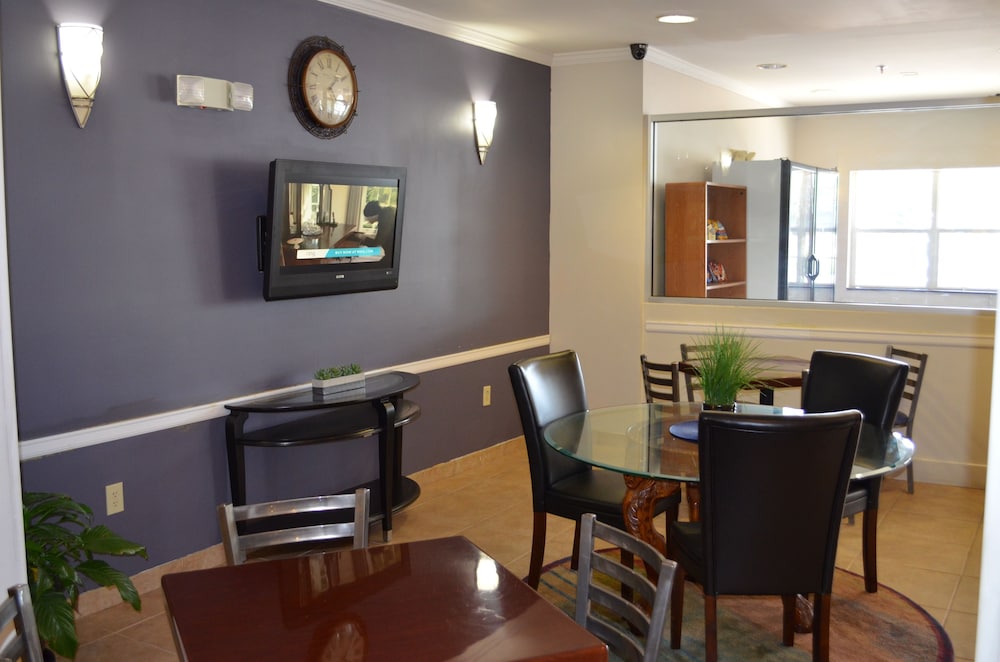 Microtel Inn &amp; Suites by Wyndham Union City/Atlanta Airport 30/37