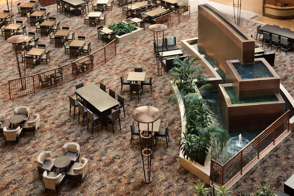 Embassy Suites By Hilton E Peoria Riverfront Conf Center 47/60