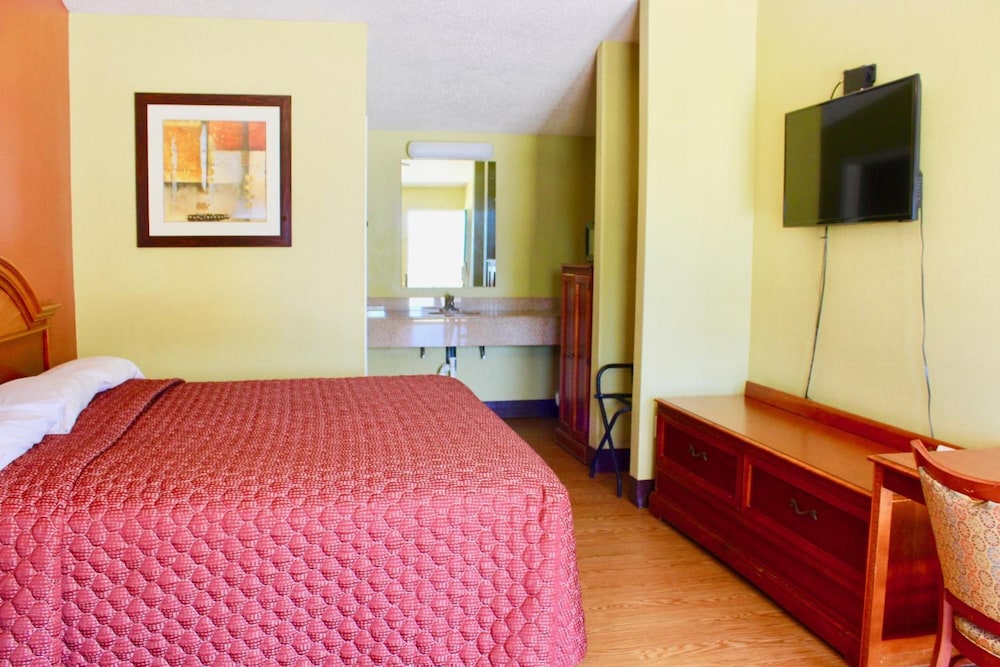 Tropicana Motel 11/28