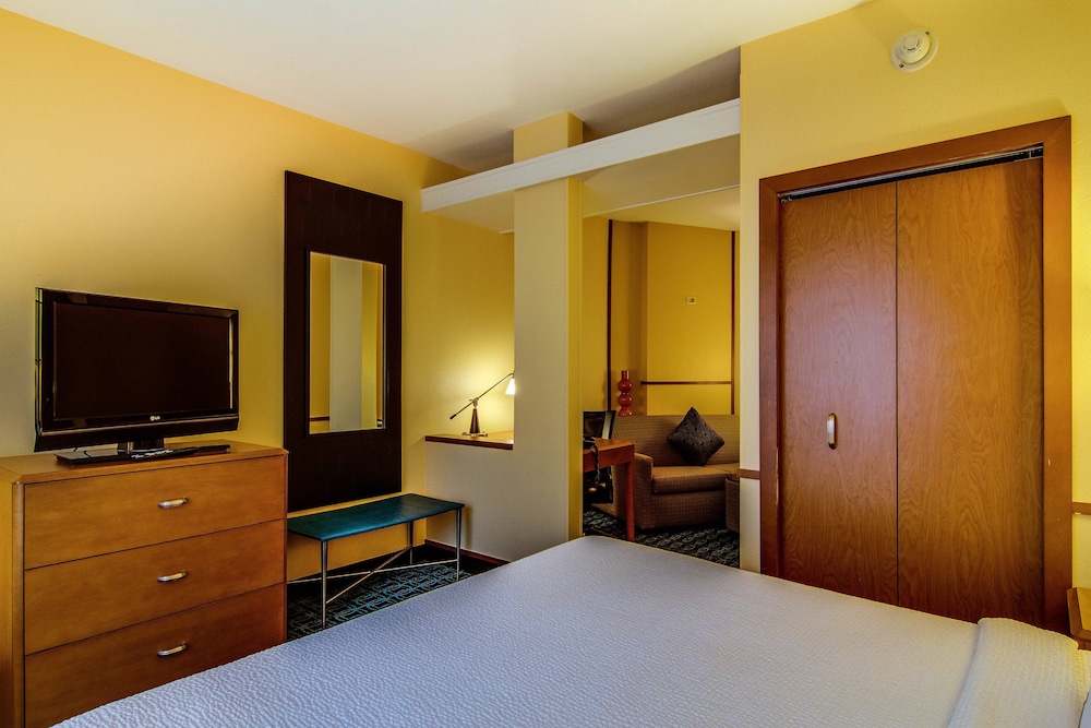 Fairfield Inn & Suites 14/32