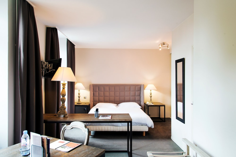 Suite, King Bed