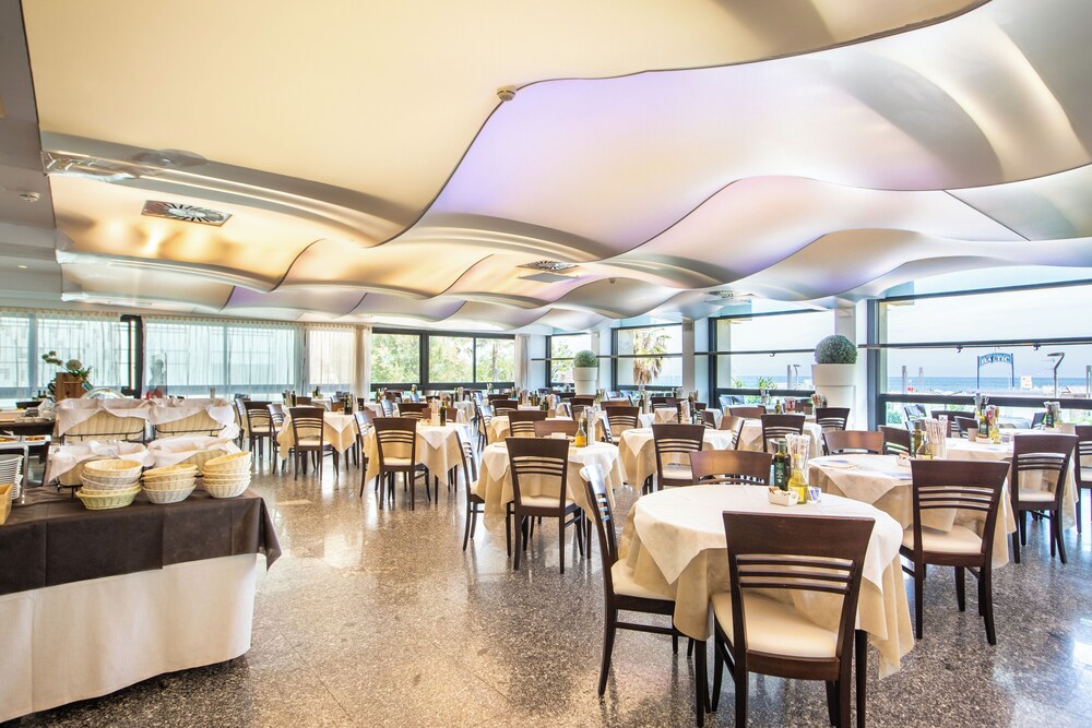 Hotel Baltic Riccione 48/68
