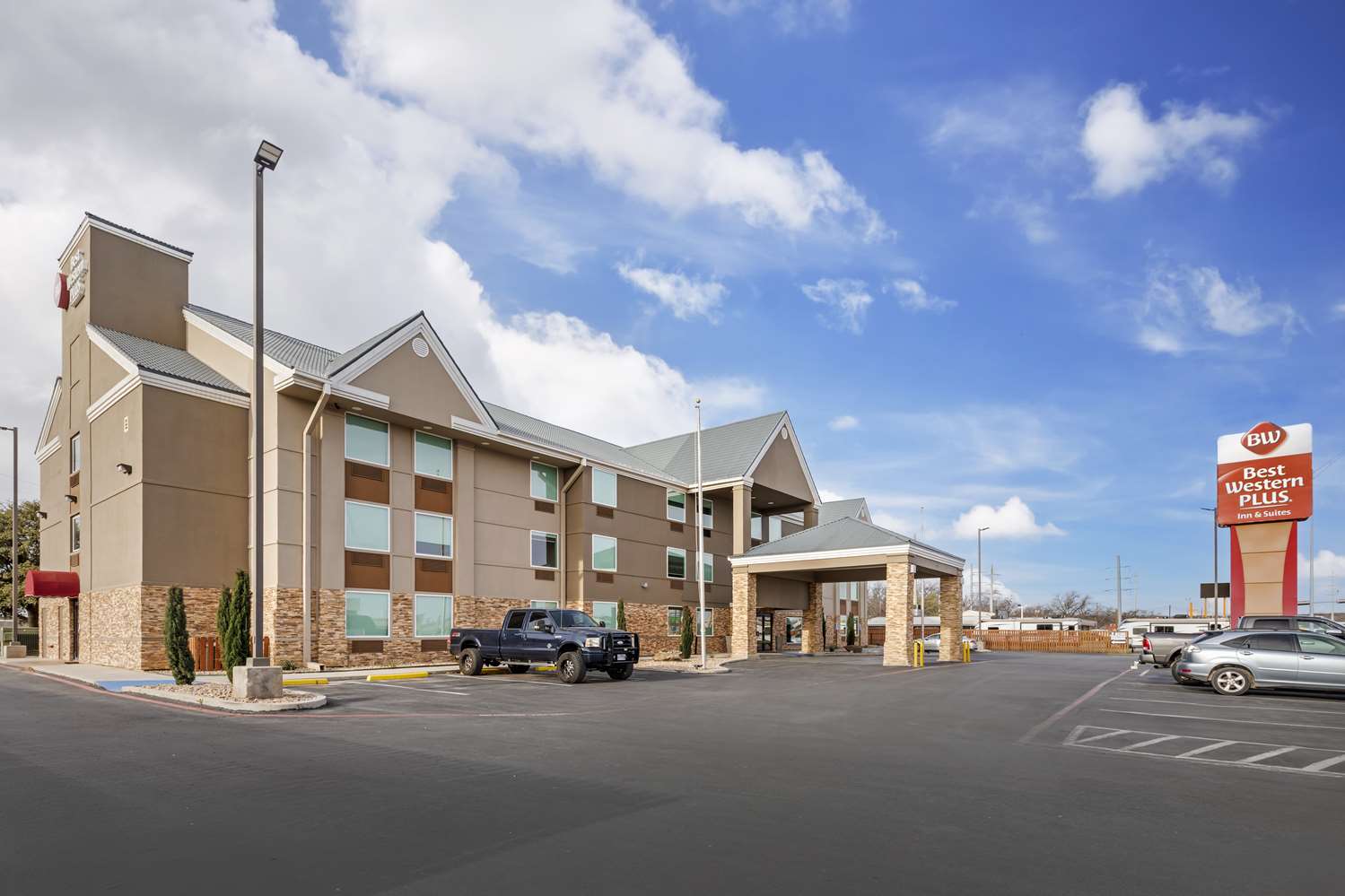 Best Western Plus Riata 13/14