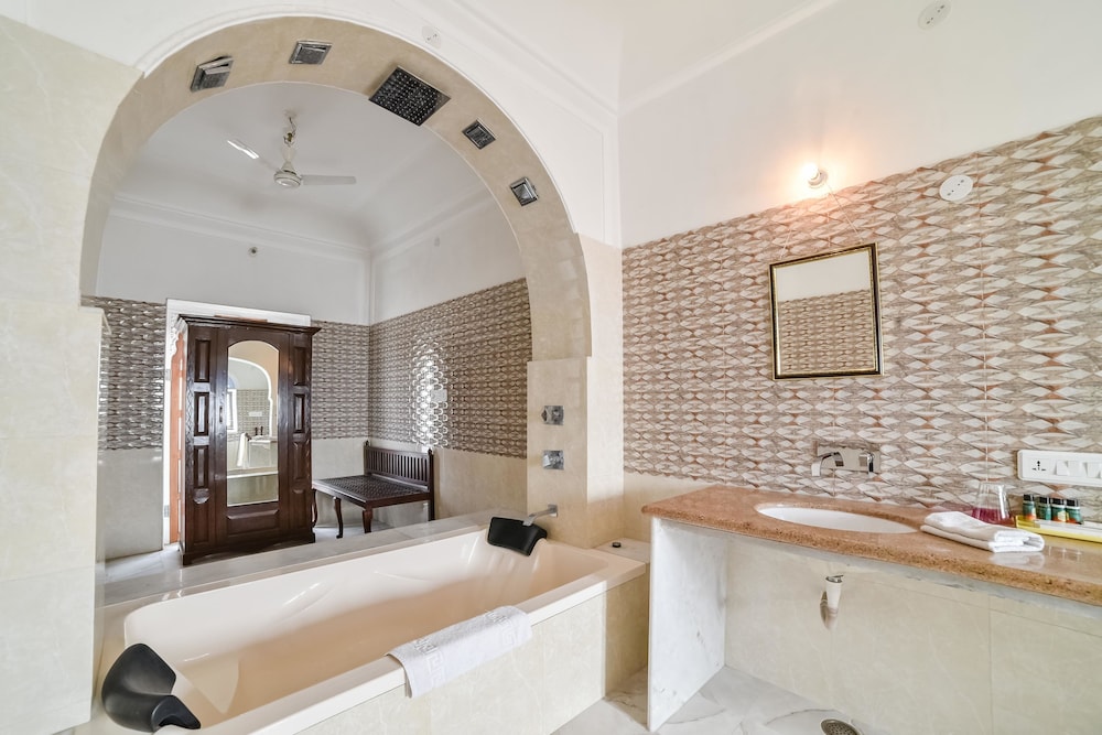 Hotel Saba Haveli 48/50
