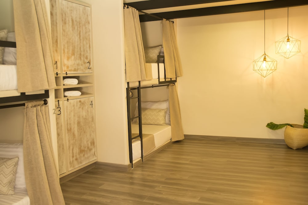 Medellin Vibes Hostel 70/70