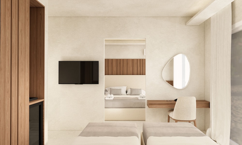 Ilio Mare Beach Hotel by GHH 63/75