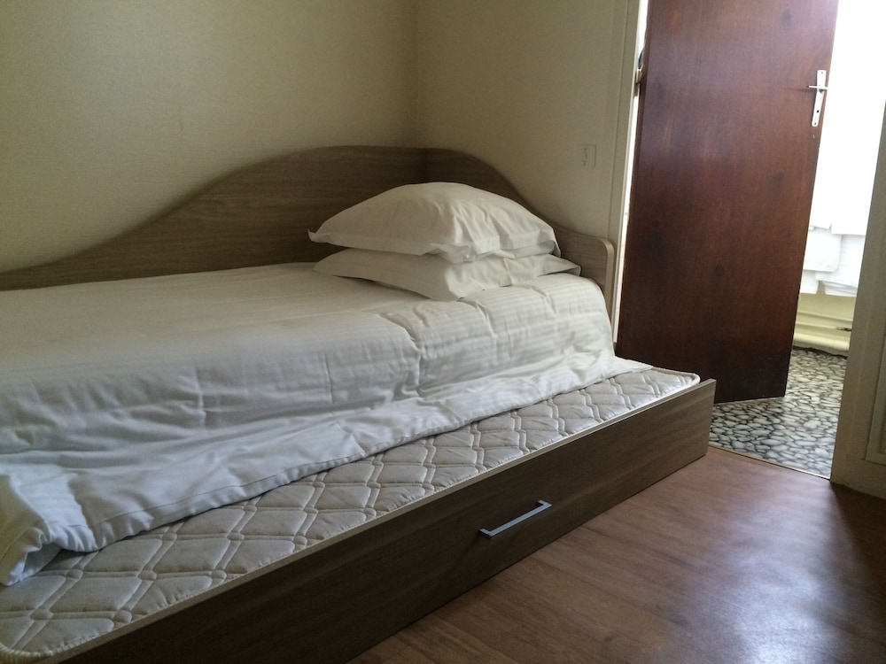 HOTEL BEAU RIVAGE 41/65