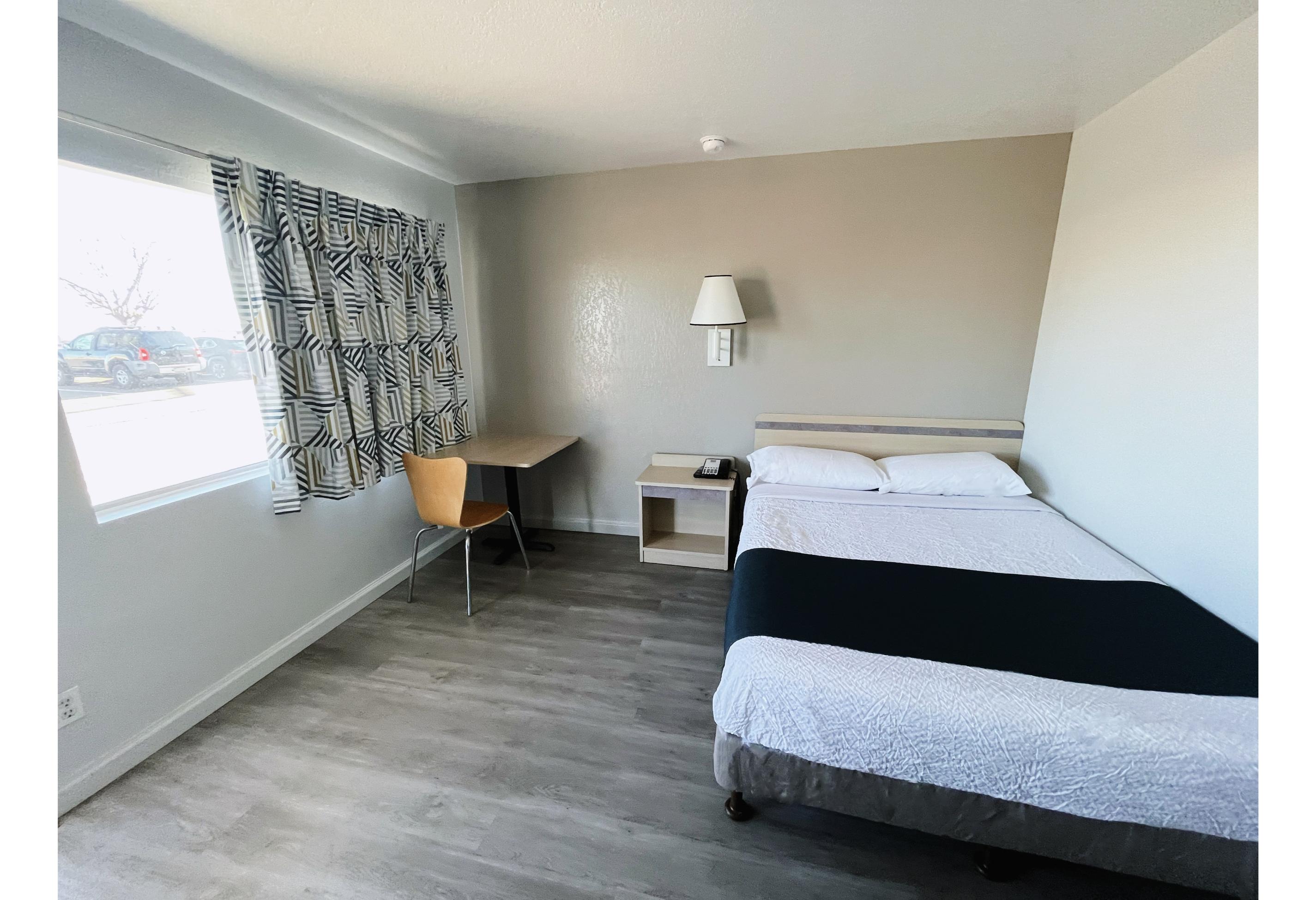 1 Full Bed - Non-Smoking