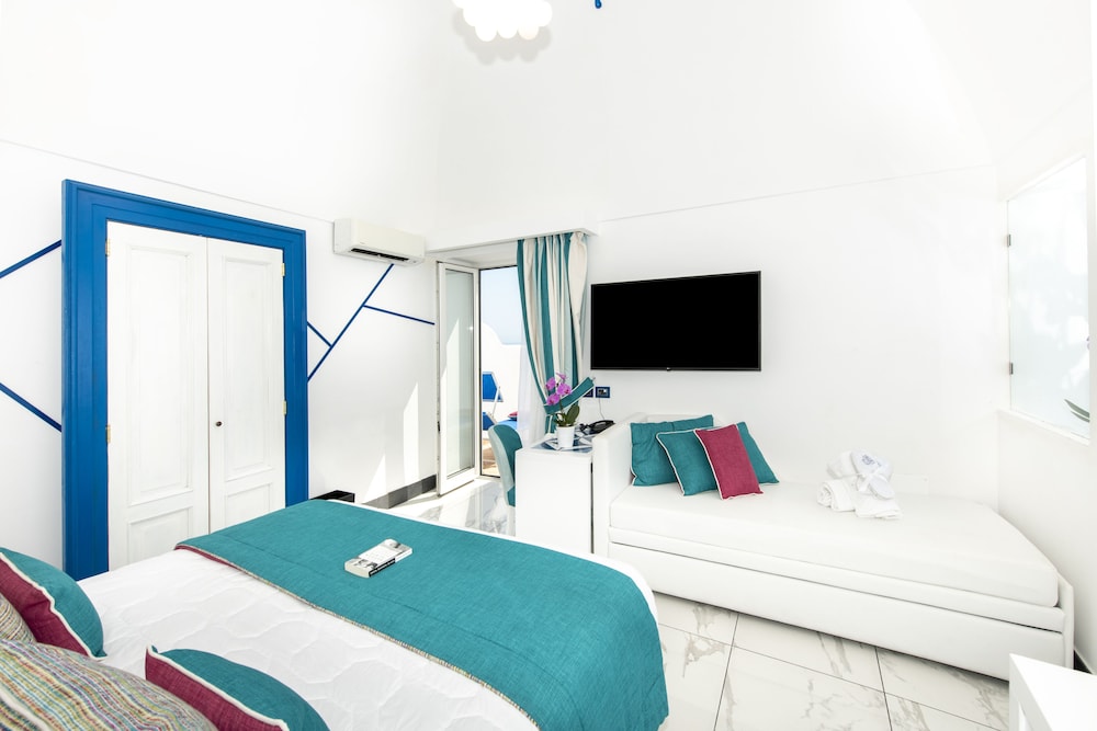 EXECUTIVE, SEA VIEW