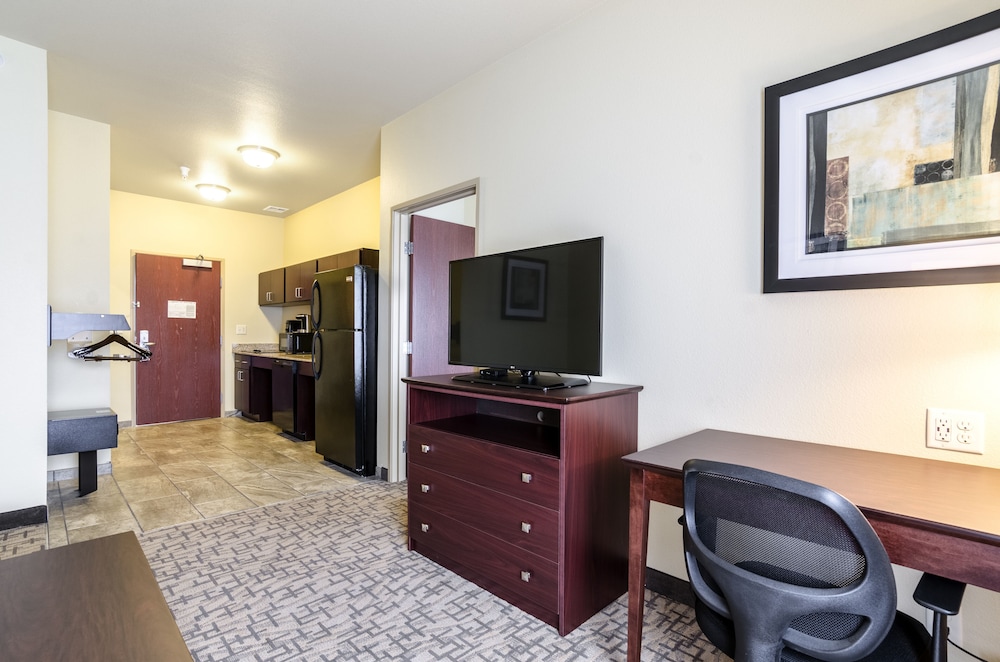 Cobblestone Hotel and Suites - Erie 36/50