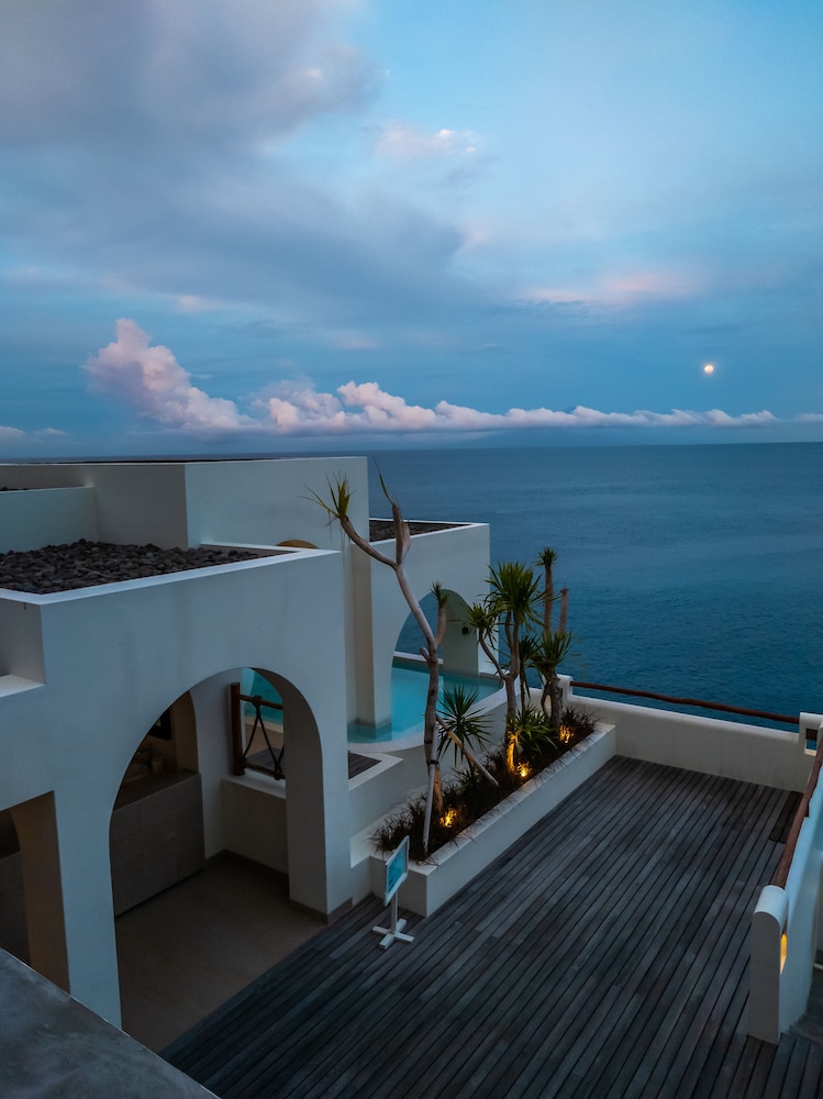 Royal Avila Boutique Resort 42/45