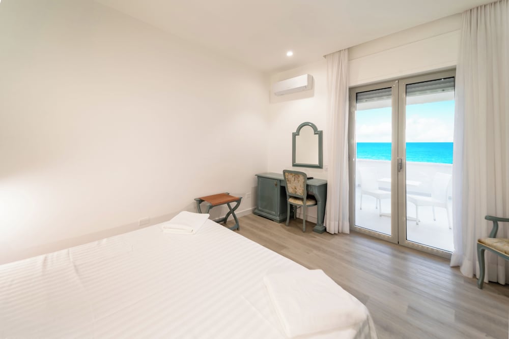 Hotel Poseidon 18/78