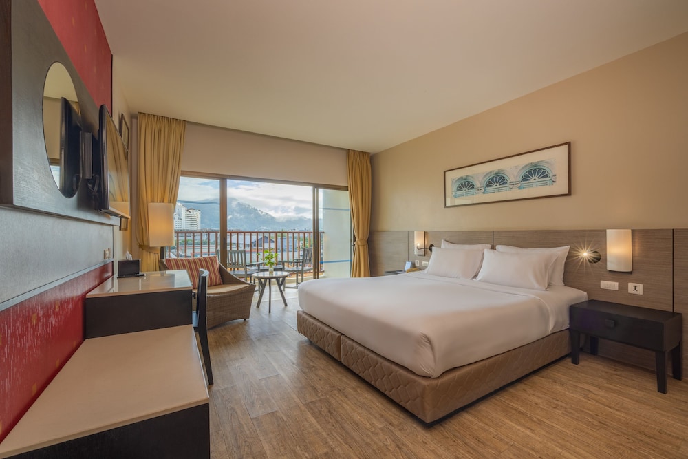 غرفة سوبيريور بإطلالة على المدينة، Deevana Plaza Phuket Patong 6/9