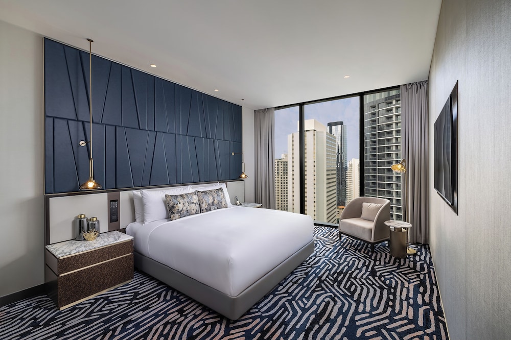 Skyline, City, Suite, King Bed