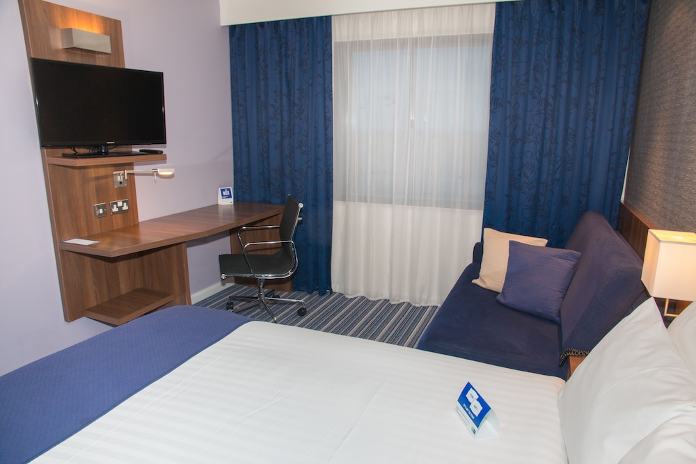Holiday Inn Express London Heathrow T5 21/70