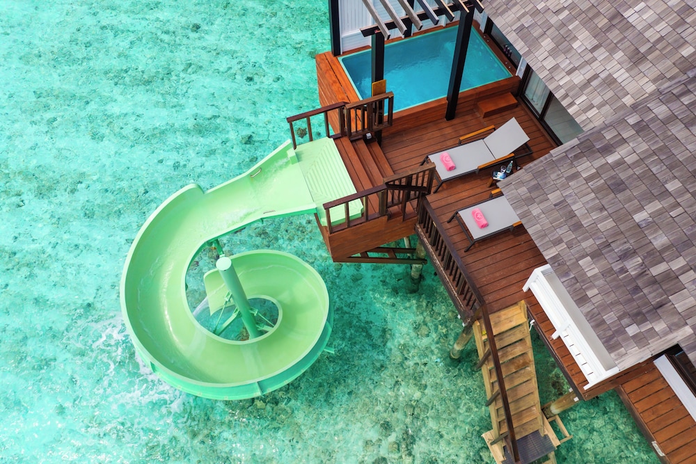 Ozen Life Maadhoo Resort 56/63