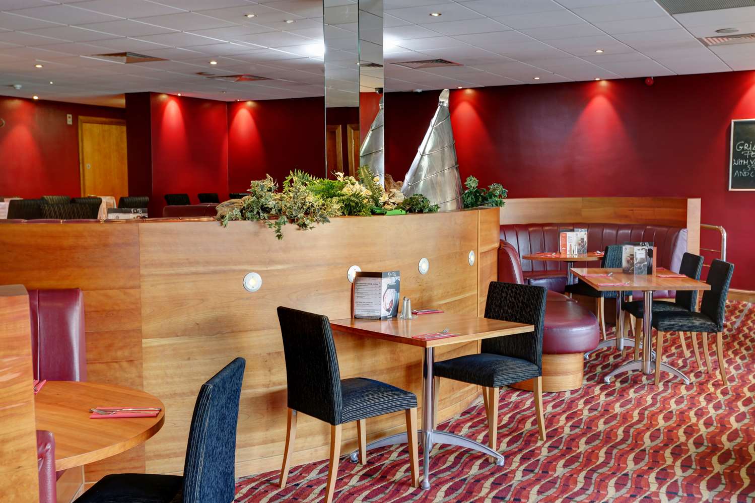 Best Western Kings Manor Hotel 42/56