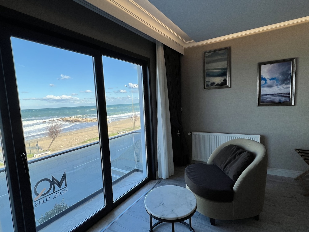 MQ Hotel Suites 41/60