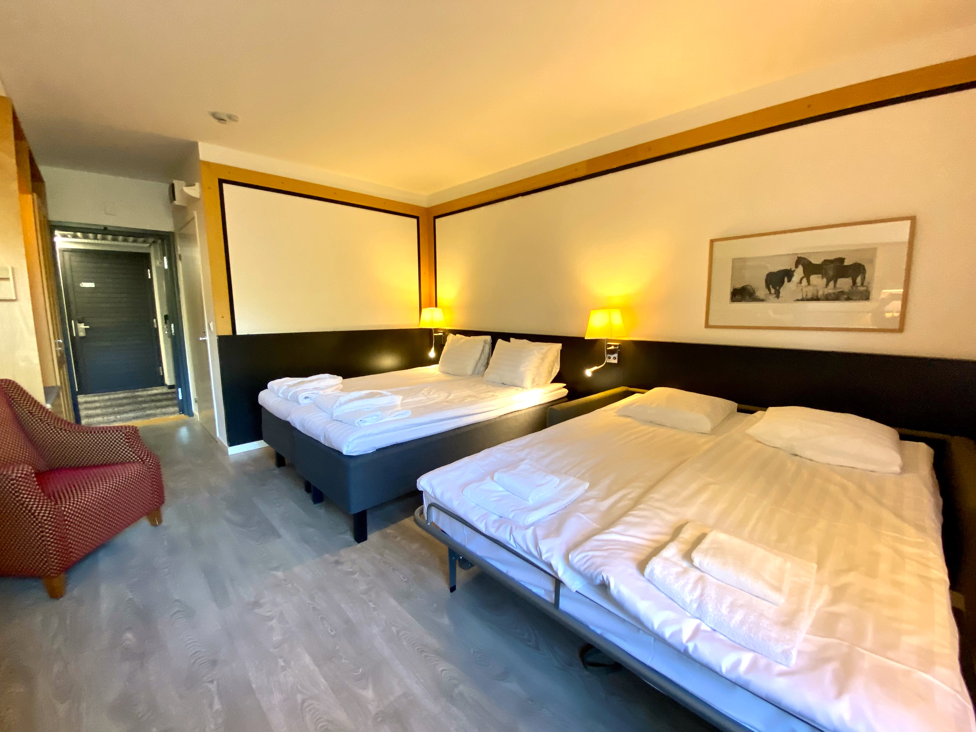 Comfort, Twin Beds, Lake View
