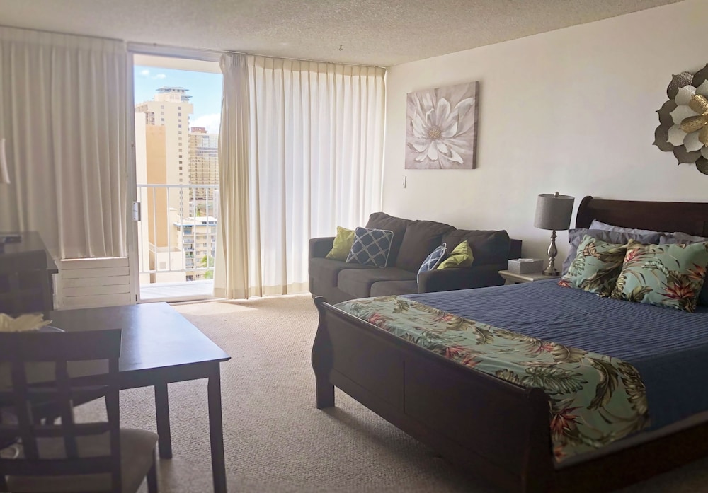 Tropical Studios At Marine Surf Waikiki 38/50