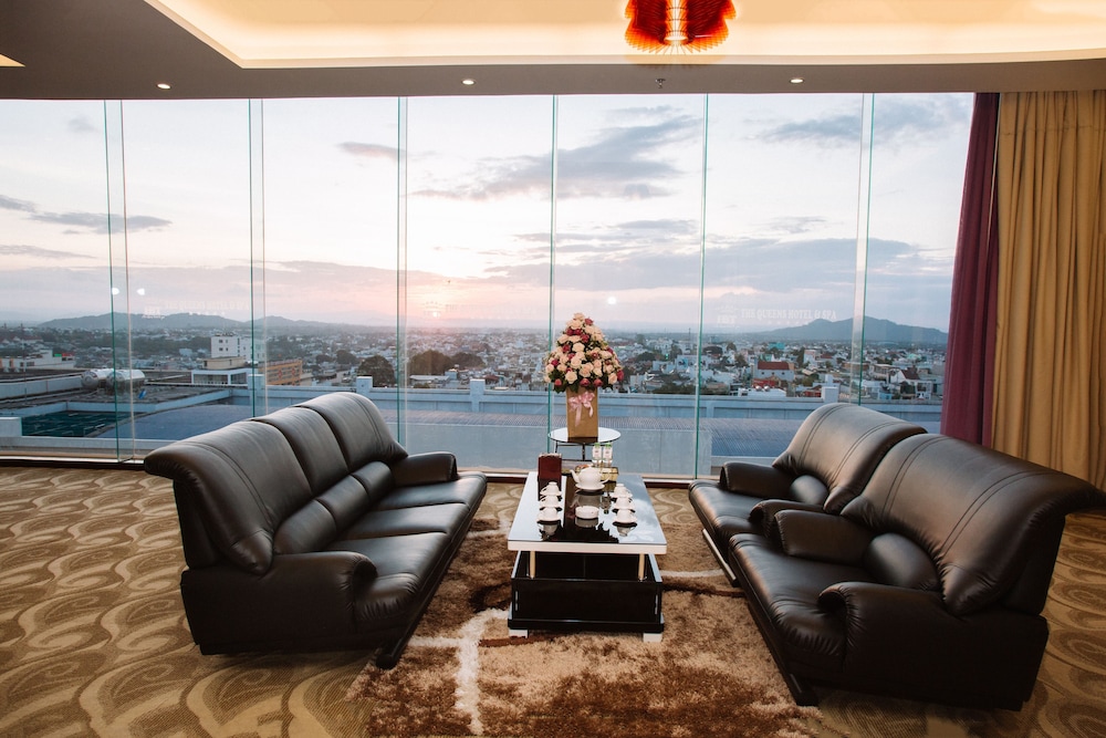 Hai Ba Trung Hotel & Spa 23/38