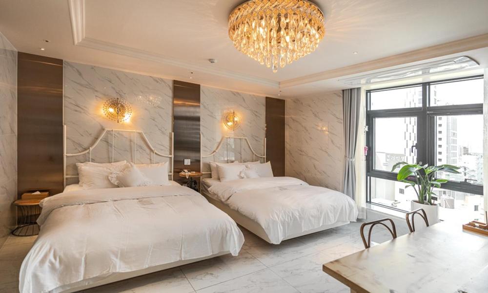 Signature, Sweet, Suite, 2 Beds