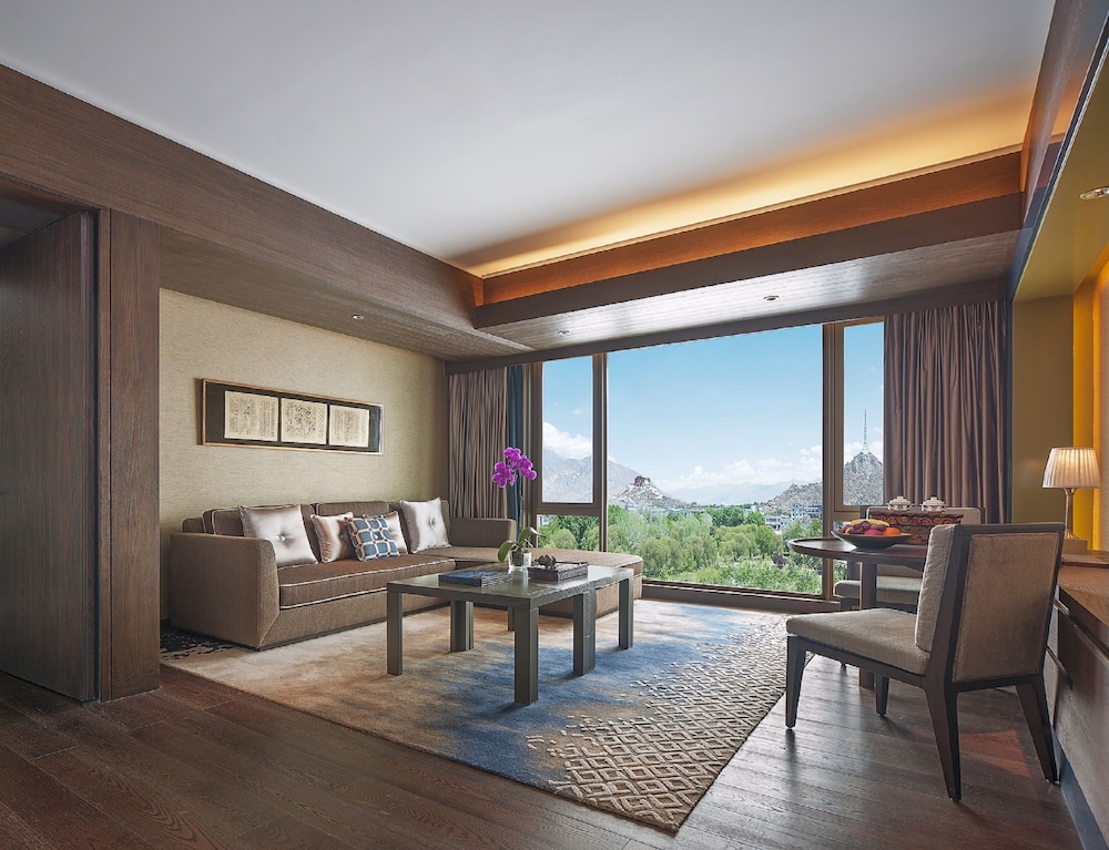 Shangri-La Lhasa 34/50