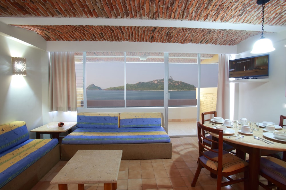 Suites Las Flores Beach Mazatlan 26/50