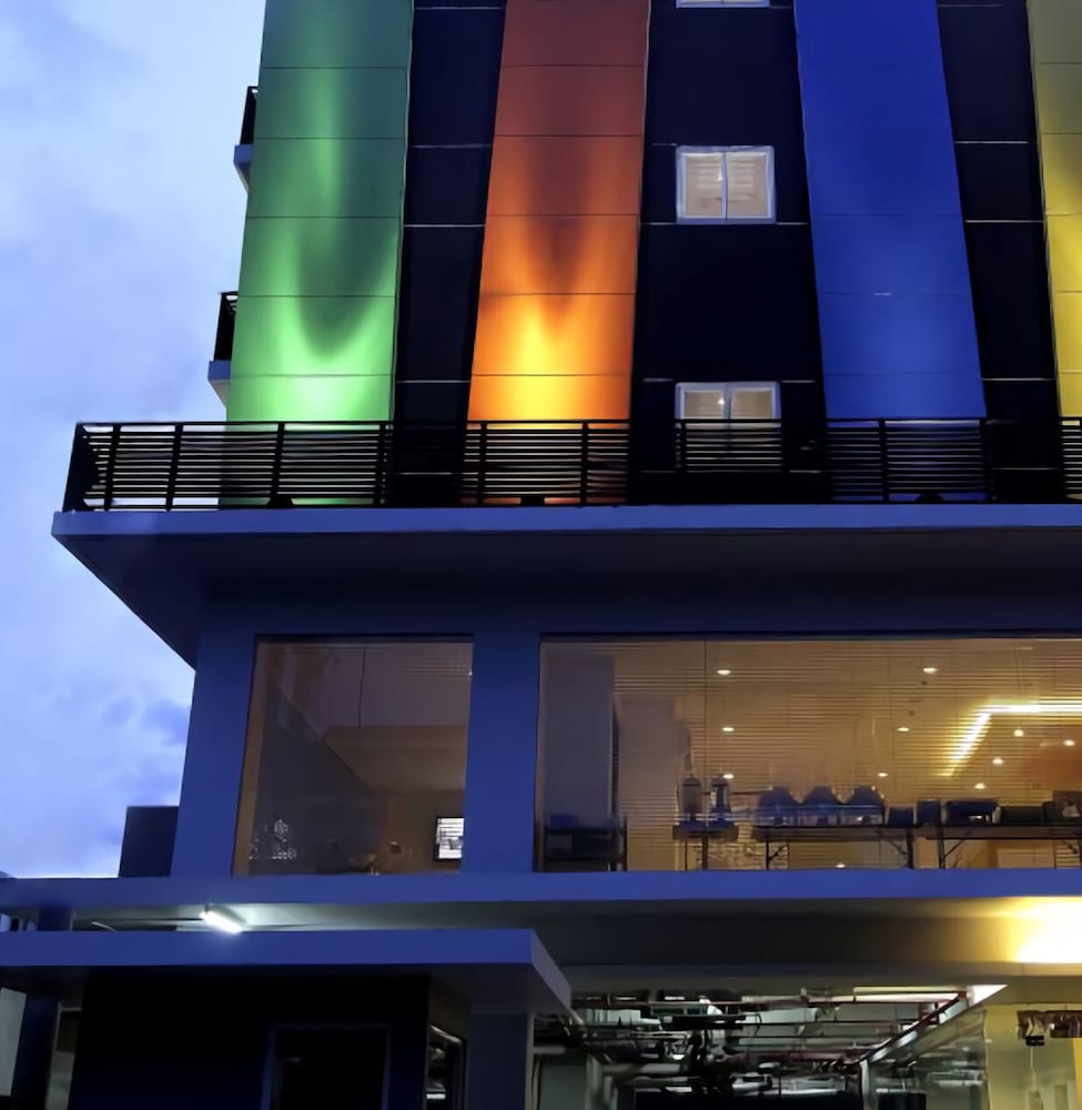 Amaris Hotel Panakkukang Makassar 2/30