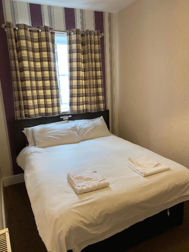 The Arncliffe Hotel 20/50