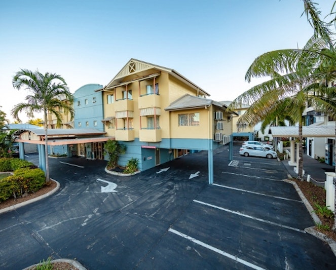 Cairns Queens Court 35/36