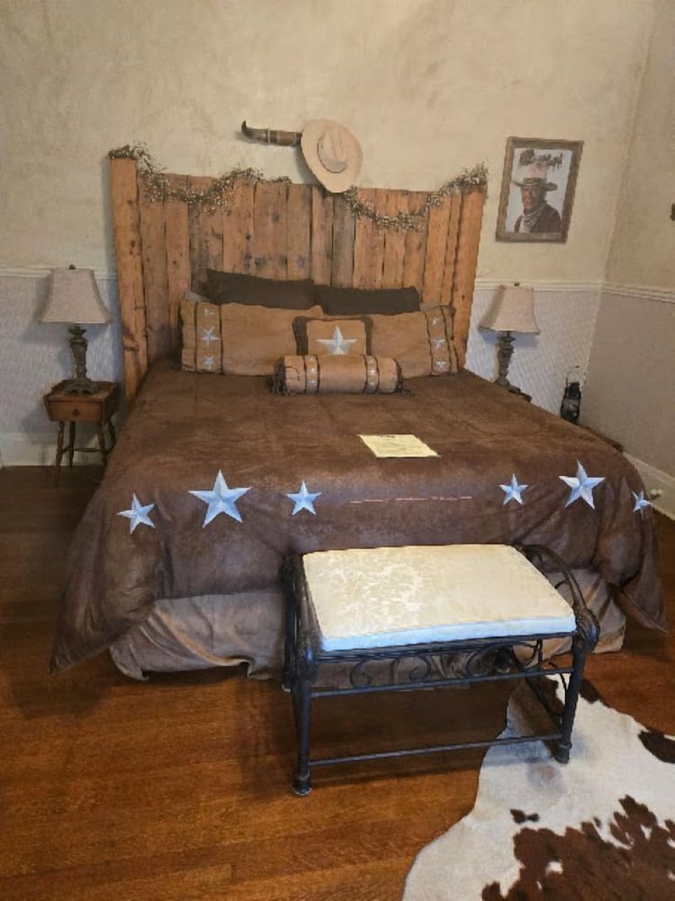 The Lancaster Manor Bed and Breakfast 24/50