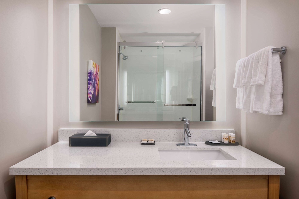 La Quinta Inn & Suites by Wyndham Greensboro Arpt High Point 26/52