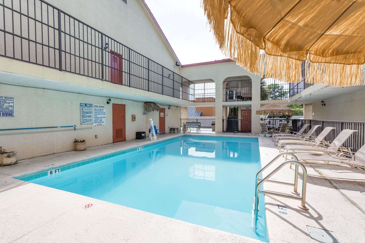 Days Inn By Wyndham Destin 28/40