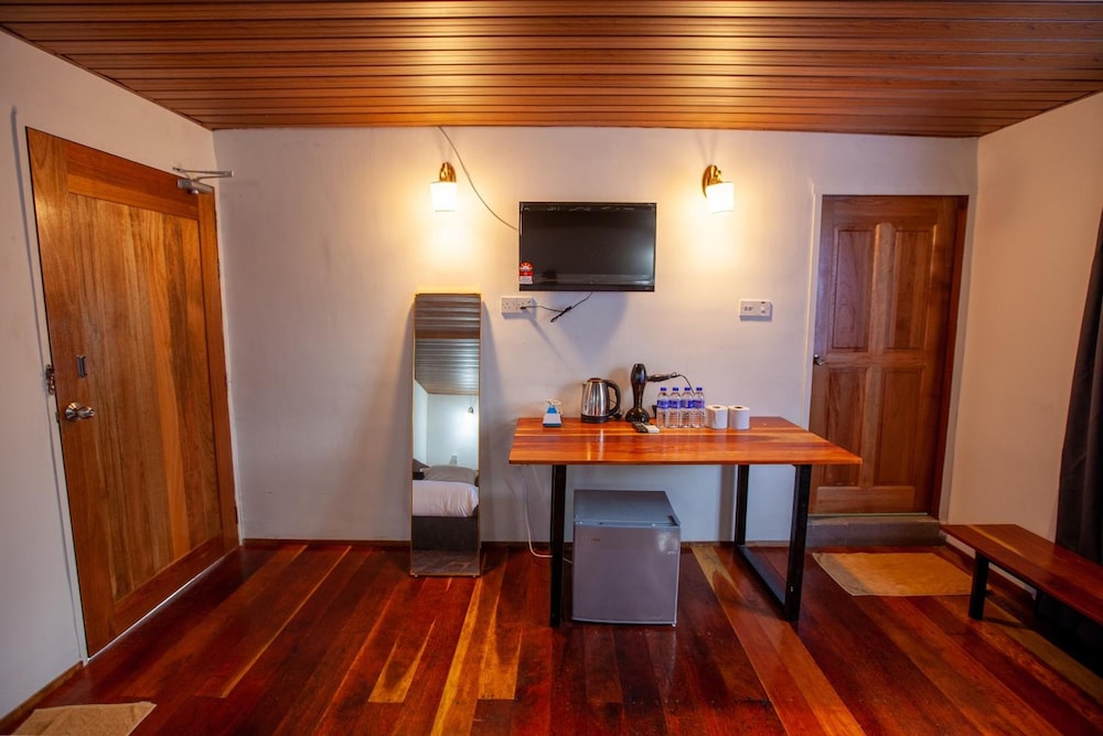 Joe Fisherman Inn 35/53
