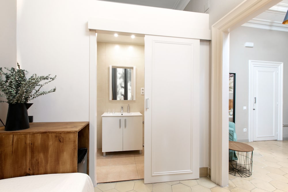 Jardinets Guest House 53/59