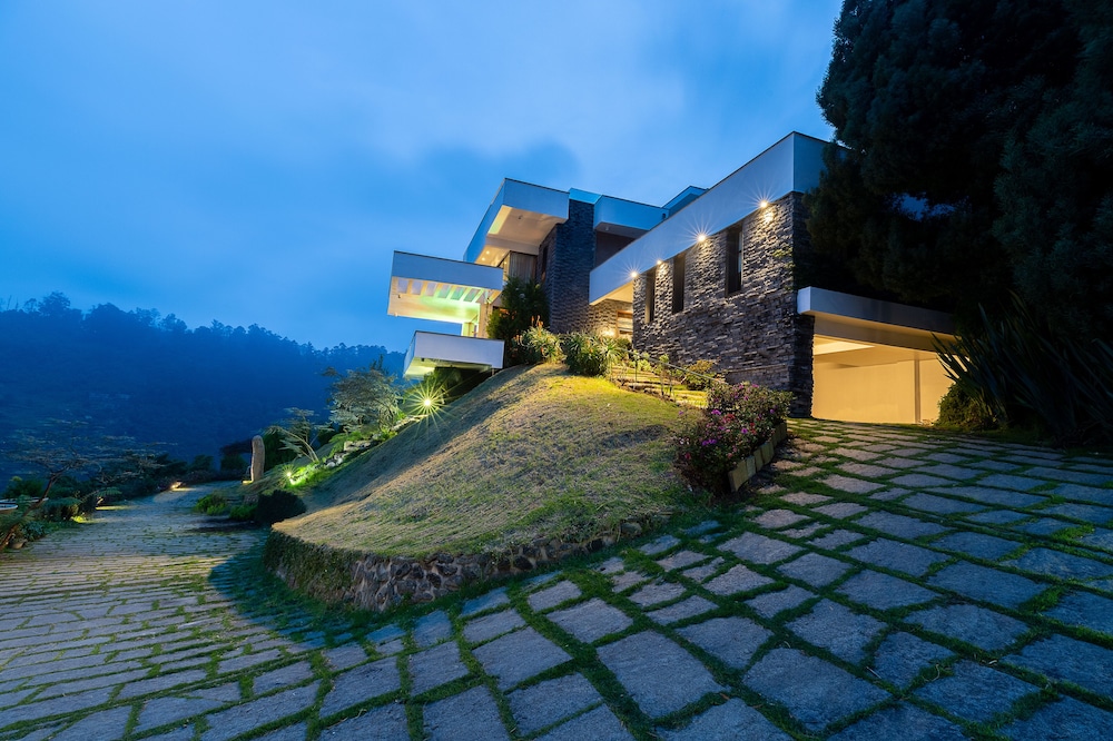 Ama Stays & Trails Kailash House, Kodaikanal 15/16