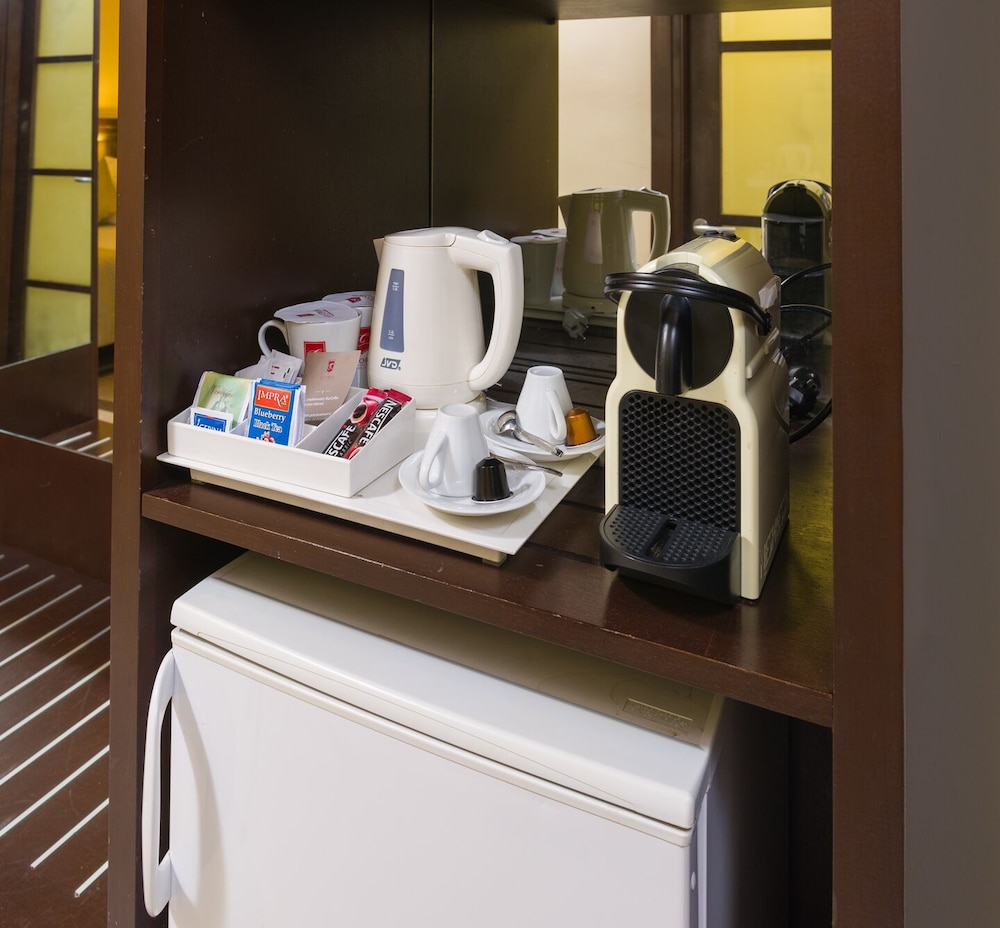 Le Corail Suites Hotel 39/43