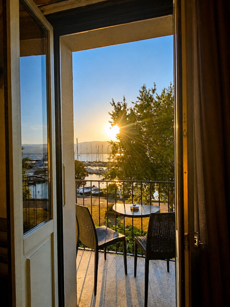 Hotel the Originals Le Jules Verne 53/70