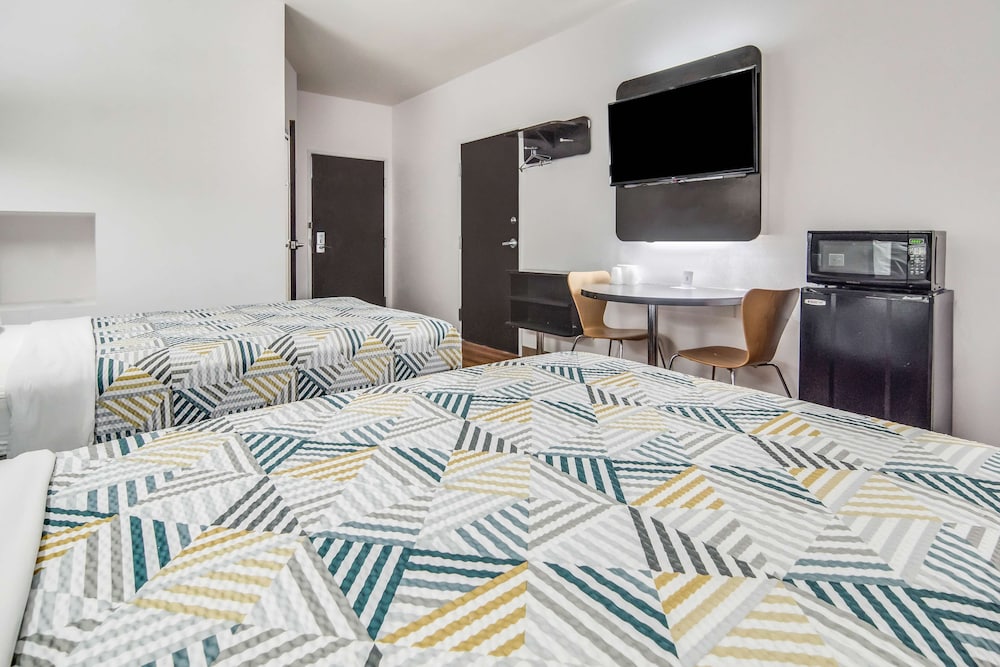 Motel6 Cleburne, TX 30/42