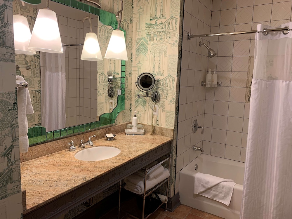 جناح بسريرين كوين بغرفة نوم واحدة، Royal Sonesta Portland Downtown 6/10