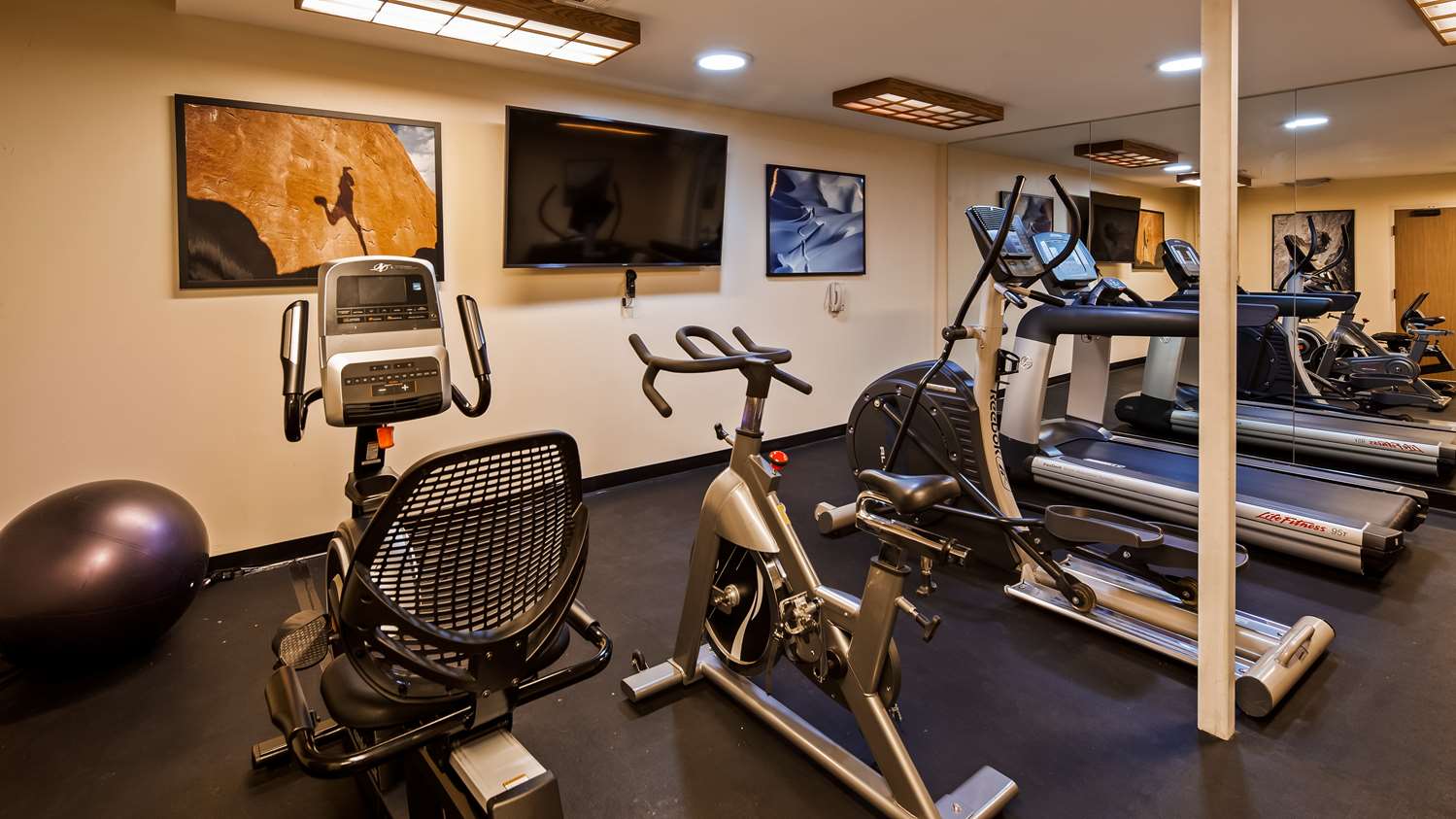 Inn at Santa Fe, SureStay Collection by Best Western 20/41