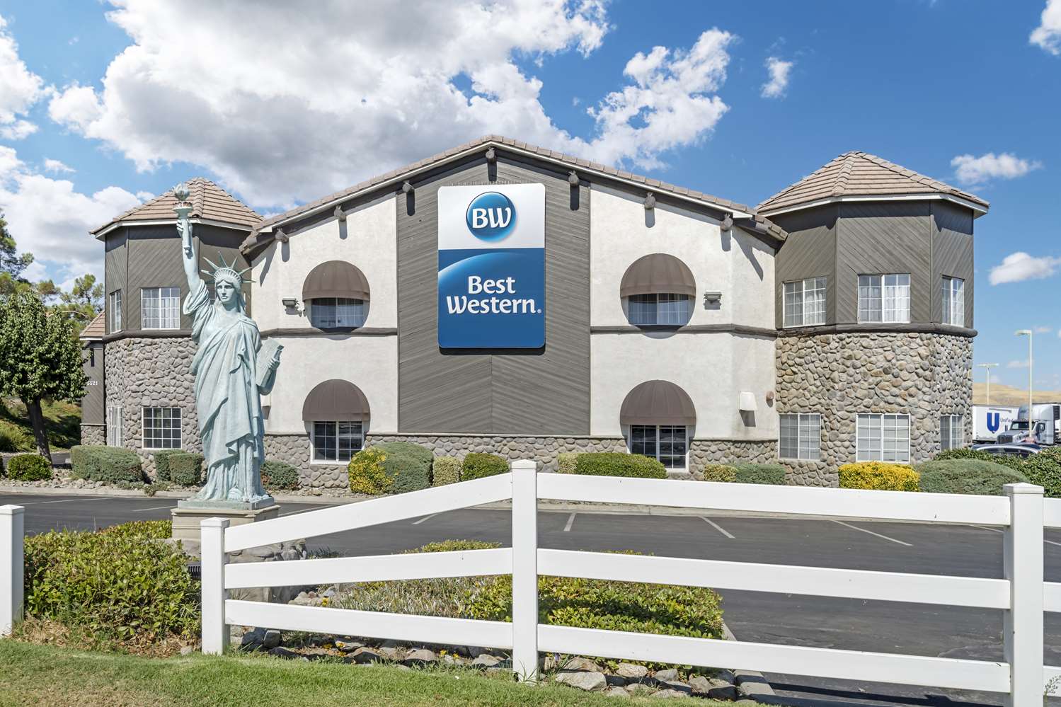 Best Western Liberty Inn 2/13