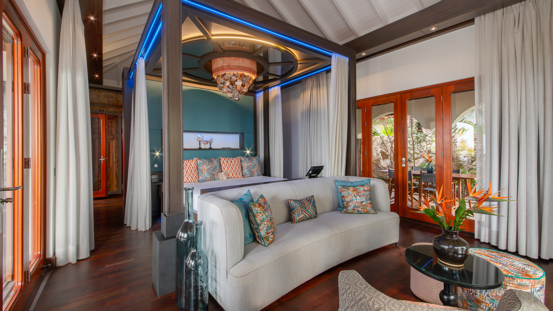 Beachfront Pool Suite