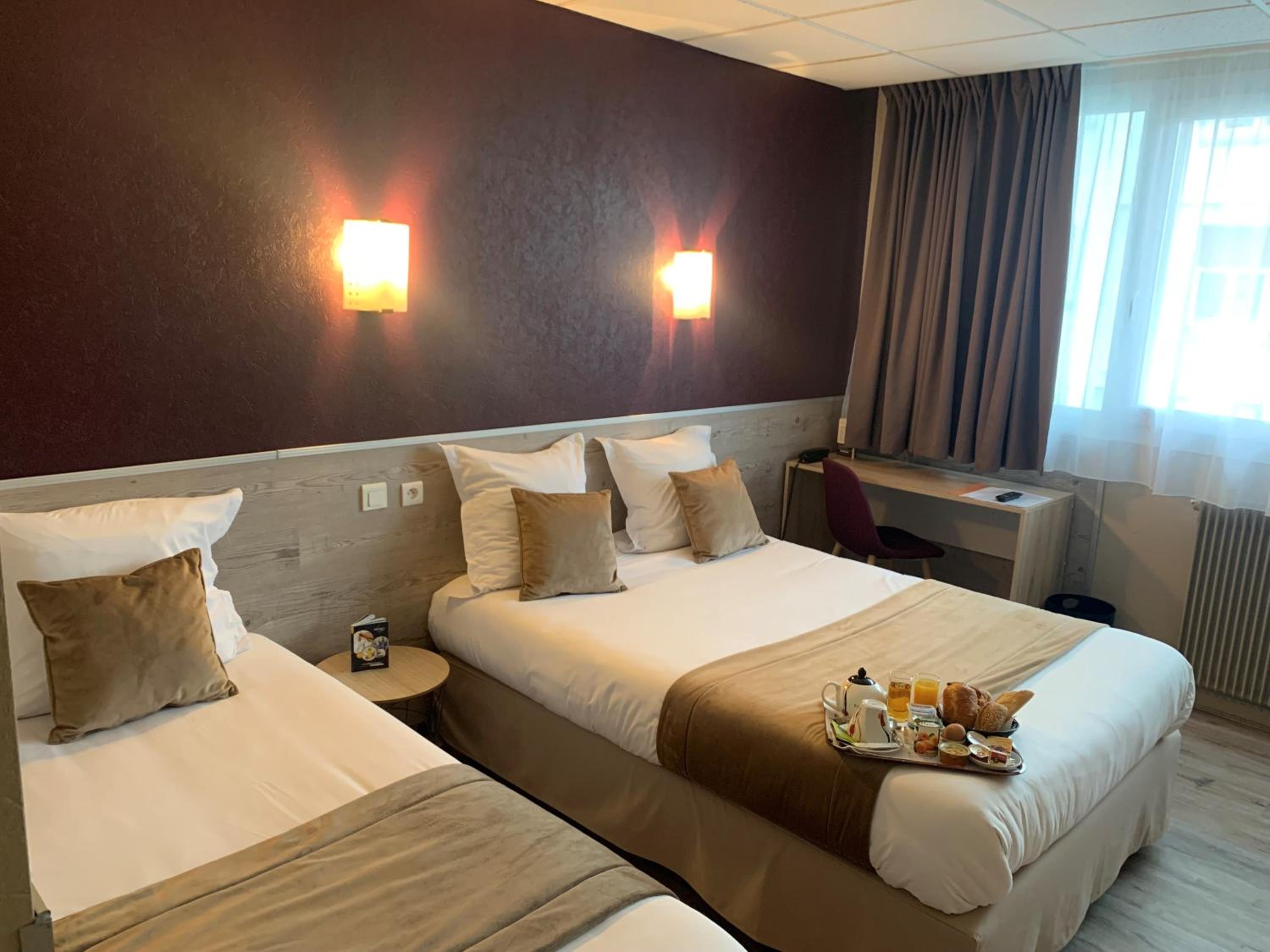 HOTEL FOCH 17/42
