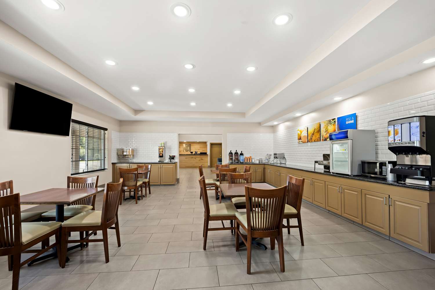 Comfort Inn and Suites High Point - Archdale 23/35